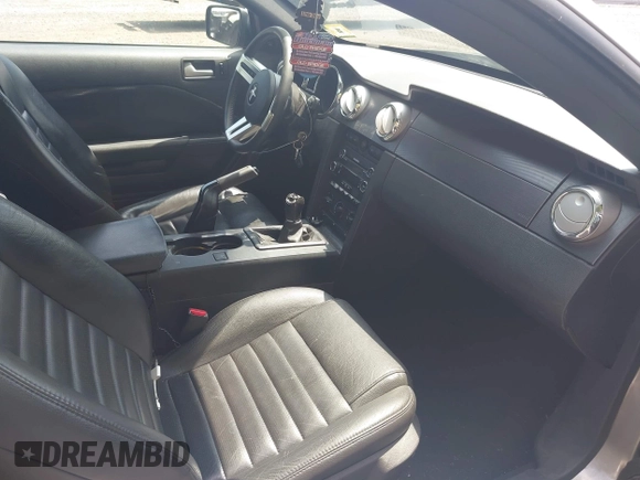 2009 Ford Mustang GT with VIN 1ZVHT82H095133740, listed as a IAAI auction lot 42637708 with 135,521 mi miles and . Bid and sale history available at DreamBid. Image 5.