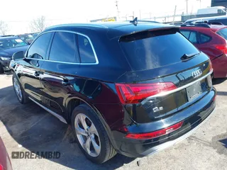 2021 Audi Q5 Premium Plus with VIN WA1BAAFY9M2029378, listed as a IAAI auction lot 41528103 with 47,326 mi miles. Bid and sale history available at carsss.com. Image 3.