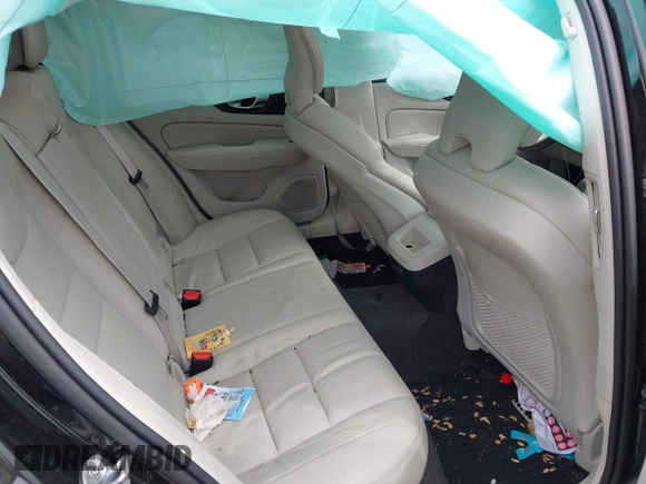 2023 Volvo V60 Plus with VIN YV4L12WY5P2105714, listed as a IAAI auction lot 42372970 with 30,170 mi miles and . Bid and sale history available at DreamBid. Image 8.