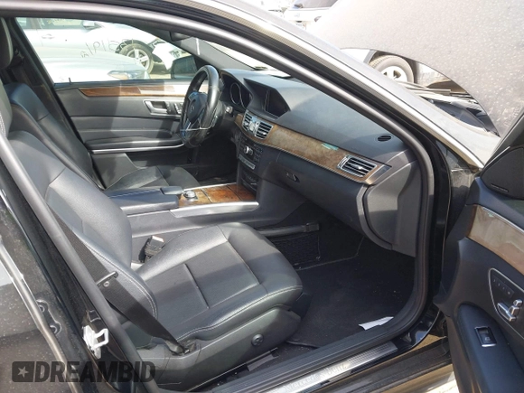 2015 Mercedes-Benz E-Class E 350 Luxury with VIN WDDHF8JB0FB112042, listed as a IAAI auction lot 41771389 with 135,191 mi miles. Bid and sale history available at carsss.com. Image 5.