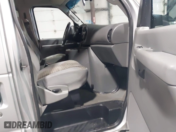 2004 Ford Econoline Passenger XL с VIN 1FBSS31S14HB03475, выставлен на аукционе IAAI как лот 40870748 с пробегом 201 423 миль миль и . История ставок и продаж доступна на DreamBid. Изображение 5.