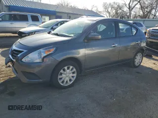 2019 Nissan Versa SV z VIN 3N1CN7AP5KL867051, wystawiony jako Copart lot #85124124 z przebiegiem 98 766 mil mil oraz Szkoda całkowita • Salvage title. Historia ofert i sprzedaży dostępna na DreamBid. Obrazek 1.