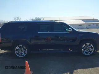2014 Cadillac Escalade ESV Premium z VIN 1GYS4JEF7ER143539, wystawiony jako IAAI lot #41802142 z przebiegiem 174 584 mil mil oraz . Historia ofert i sprzedaży dostępna na DreamBid. Obrazek 13.
