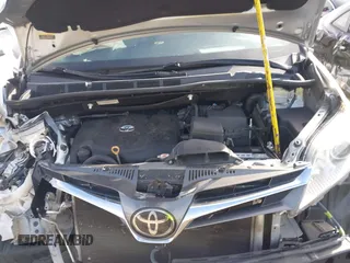 2019 Toyota Sienna XLE Auto Access Seat with VIN 5TDYZ3DC5KS011283, listed as a IAAI auction lot 41569183 with 140,456 mi miles. Bid and sale history available at carsss.com. Image 10.