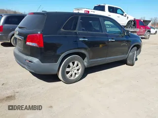 2011 Kia Sorento LX with VIN 5XYKT3A17BG012880, listed as a IAAI auction lot 41717232 with 196,571 mi miles. Bid and sale history available at carsss.com. Image 4.