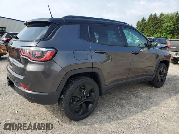 2020 Jeep Compass Latitude с VIN 3C4NJDBBXLT112417, выставлен на аукционе Copart как лот 62770825 с пробегом 56 470 миль миль и Списание • Salvage title. История ставок и продаж доступна на DreamBid. Изображение 3.
