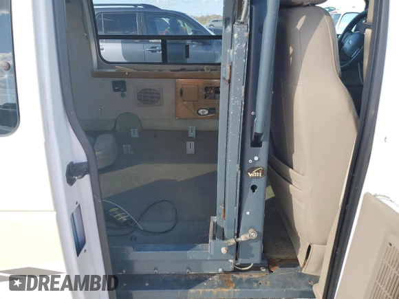 2003 Ford Econoline Cargo Recreational with VIN 1FDPE24LX3HA52446, listed as a Copart auction lot 77249664 with 109,911 mi miles and Non Repairable. Bid and sale history available at DreamBid. Image 11.