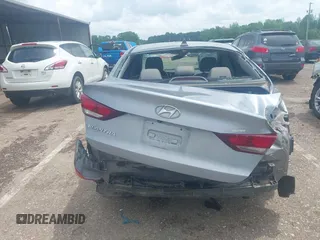 2017 Hyundai Elantra SE z VIN 5NPD84LF7HH119468, wystawiony jako IAAI lot #42060414 z przebiegiem 122 434 mil mil oraz . Historia ofert i sprzedaży dostępna na DreamBid. Obrazek 18.