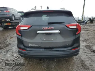 2024 GMC Terrain SLE z VIN 3GKALTEG1RL152117, wystawiony jako Copart lot #47213925 z przebiegiem 16 934 mil mil oraz Czysty tytuł • Clean title. Historia ofert i sprzedaży dostępna na DreamBid. Obrazek 6.