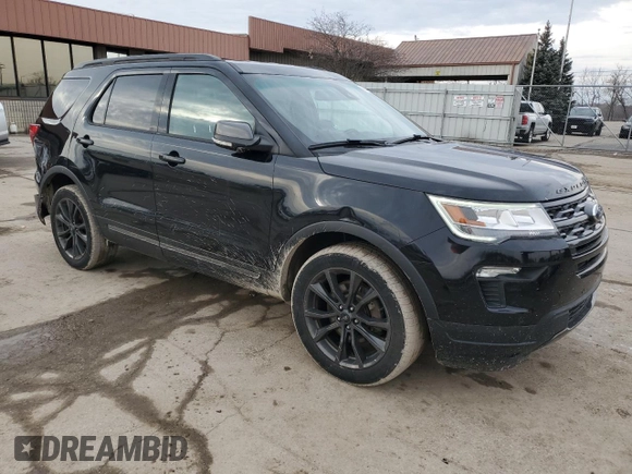 2019 Ford Explorer XLT z VIN 1FM5K8DH4KGA20515, wystawiony jako Copart lot #45555215 z przebiegiem 90 219 mil mil oraz Szkoda całkowita • Salvage title. Historia ofert i sprzedaży dostępna na DreamBid. Obrazek 4.