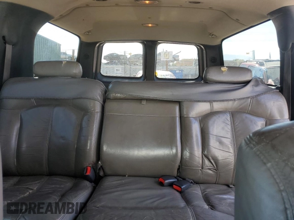 2000 Chevrolet Suburban LS with VIN 3GNGK26U2YG222505, listed as a Copart auction lot 74813244 with 311,269 mi miles and Salvage Title. Bid and sale history available at carsss.com. Image 10.