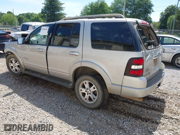 2007 Ford Explorer XLT z VIN 1FMEU63E27UA84955, wystawiony jako IAAI lot #42188664 z przebiegiem 162 939 mil mil oraz . Historia ofert i sprzedaży dostępna na DreamBid. Obrazek 3.