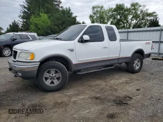2003 Ford F-150 XL z VIN 2FTRX18L93CA55860, wystawiony jako Copart lot #57402295 z przebiegiem 312 879 mil mil oraz Szkoda całkowita • Salvage title. Historia ofert i sprzedaży dostępna na DreamBid. Obrazek 1.