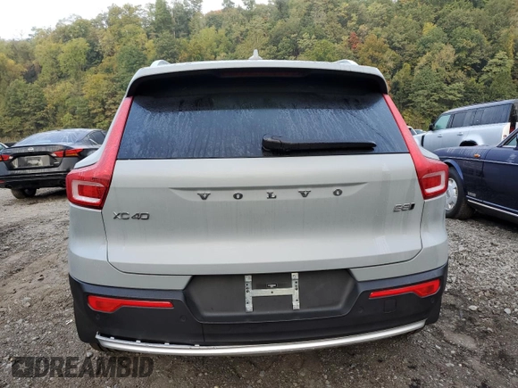 2024 Volvo XC40 Plus Bright Theme z VIN YV4L12UE0R2303399, wystawiony jako Copart lot #74531594 z przebiegiem 7 281 mil mil oraz Szkoda całkowita • Salvage title. Historia ofert i sprzedaży dostępna na DreamBid. Obrazek 6.