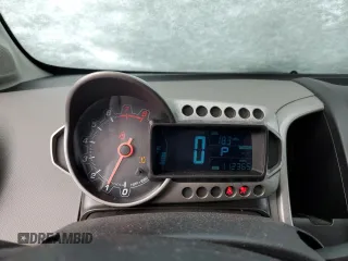 2016 Chevrolet Sonic LS z VIN 1G1JA6SH6G4105225, wystawiony jako Copart lot #89131055 z przebiegiem 112 365 mil mil oraz Szkoda całkowita • Salvage title. Historia ofert i sprzedaży dostępna na DreamBid. Obrazek 9.