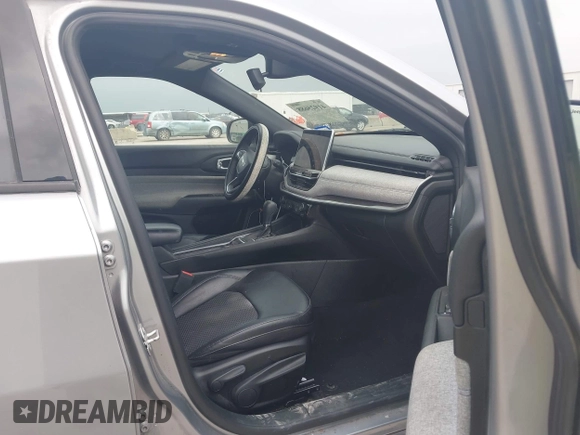 2023 Jeep Compass Latitude z VIN 3C4NJDBN3PT514117, wystawiony jako IAAI lot #41925688 z przebiegiem 50 468 mil mil oraz . Historia ofert i sprzedaży dostępna na DreamBid. Obrazek 5.