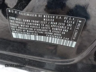 2015 Volkswagen Jetta Sedan Hybrid SEL Premium with VIN 3VW637AJXFM314288, listed as a IAAI auction lot 41715001 with 152,484 mi miles. Bid and sale history available at carsss.com. Image 9.