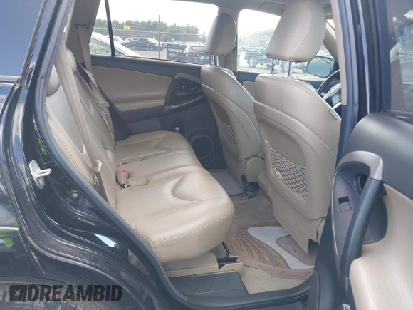 2011 Toyota RAV4 Ltd with VIN 2T3DF4DV0BW138388, listed as a IAAI auction lot 42062076 with 190,553 mi miles. Bid and sale history available at carsss.com. Image 8.