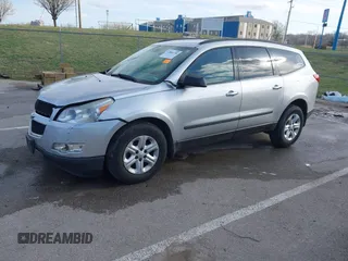 2012 Chevrolet Traverse LS z VIN 1GNKRFED7CJ330186, wystawiony jako IAAI lot #41806198 z przebiegiem 132 703 mil mil oraz . Historia ofert i sprzedaży dostępna na DreamBid. Obrazek 18.
