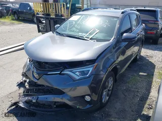 2017 Toyota RAV4 Limited with VIN 2T3YFREV4HW330306, listed as a IAAI auction lot 41963262 with 33,915 mi miles. Bid and sale history available at carsss.com. Image 17.