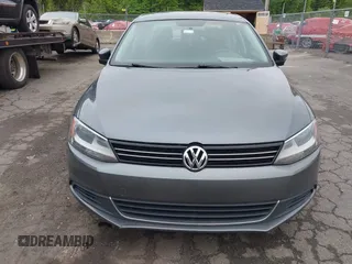 2013 Volkswagen Jetta SE z VIN 3VWDX7AJ3DM397748, wystawiony jako IAAI lot #42283421 z przebiegiem 195 928 mil mil oraz . Historia ofert i sprzedaży dostępna na DreamBid. Obrazek 6.