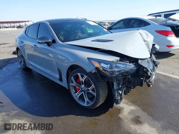 2020 Kia Stinger GT2 with VIN KNAE55LC8L6083914, listed as a IAAI auction lot 41720296 with 51,011 mi miles. Bid and sale history available at carsss.com. Image 1.