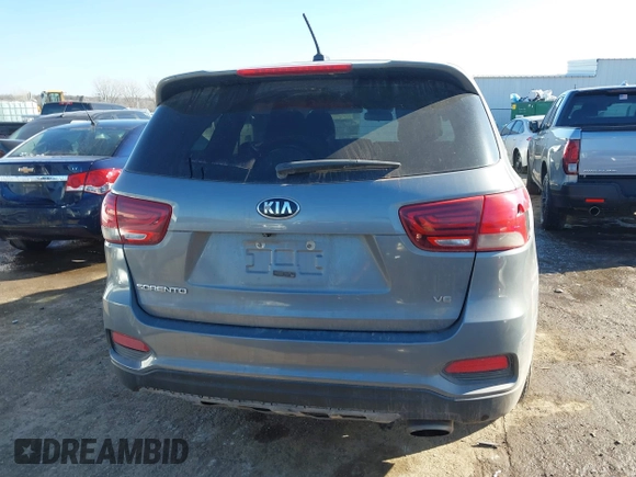 2020 Kia Sorento LX V6 with VIN 5XYPG4A51LG629194, listed as a IAAI auction lot 41251996 with 158,245 mi miles. Bid and sale history available at carsss.com. Image 17.