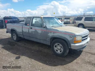 1995 Dodge Dakota with VIN 1B7GL23X4SS283696, listed as a IAAI auction lot 41915325 with 305,457 mi miles. Bid and sale history available at carsss.com. Image 1.