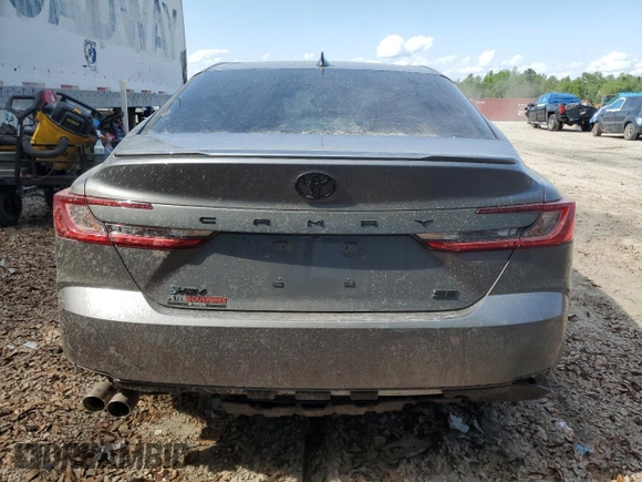 2025 Toyota Camry LE z VIN 4T1DAACK4SU588882, wystawiony jako Copart lot #52717395 z przebiegiem Nie podano mil oraz Szkoda całkowita • Salvage title. Historia ofert i sprzedaży dostępna na DreamBid. Obrazek 6.