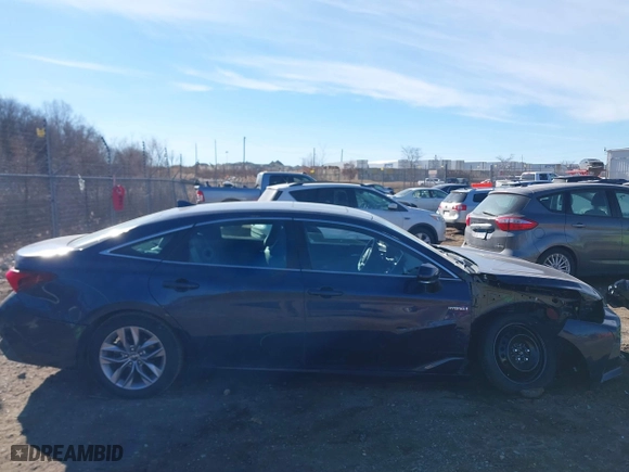 2019 Toyota Avalon Hybrid Limited with VIN 4T1B21FB0KU003585, listed as a IAAI auction lot 41430671 with 46,104 mi miles. Bid and sale history available at carsss.com. Image 13.