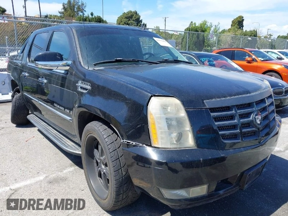 2007 Cadillac Escalade EXT with VIN 3GYFK62807G174788, listed as a IAAI auction lot 41932450 with 183,031 mi miles. Bid and sale history available at carsss.com. Image 1.