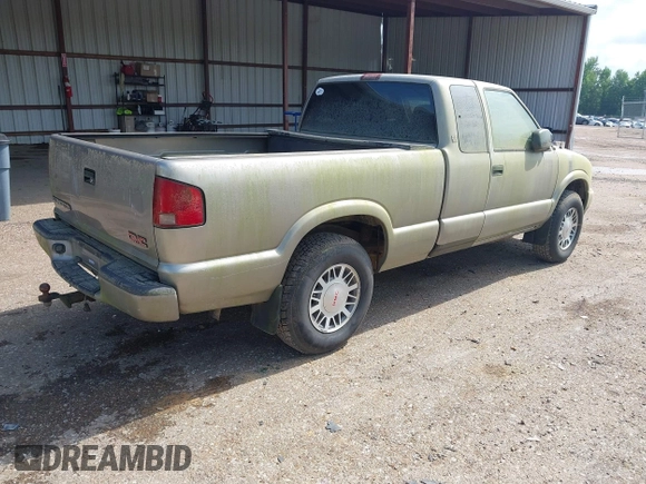 2000 GMC Sonoma SLS with VIN 1GTDT19W6Y8197873, listed as a IAAI auction lot 42195920 with 118,061 mi miles and . Bid and sale history available at DreamBid. Image 4.
