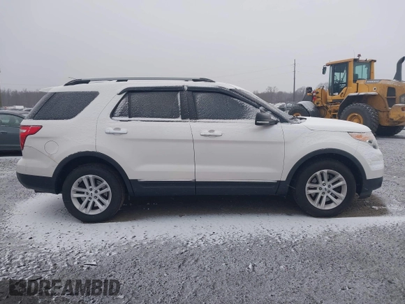 2014 Ford Explorer XLT with VIN 1FM5K7D85EGB32187, listed as a IAAI auction lot 41288259 with 237,289 mi miles. Bid and sale history available at carsss.com. Image 13.