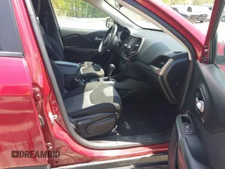 2016 Jeep Cherokee Sport with VIN 1C4PJLAB4GW190101, listed as a IAAI auction lot 42063277 with 61,868 mi miles. Bid and sale history available at carsss.com. Image 5.