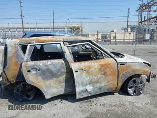 2014 Kia Soul with VIN KNDJN2A29E7008839, listed as a IAAI auction lot 42087090 with 1 mi miles. Bid and sale history available at carsss.com. Image 11.