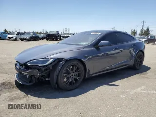 2022 Tesla Model S z VIN 5YJSA1E53NF491494, wystawiony jako Copart lot #56483015 z przebiegiem 31 507 mil mil oraz Szkoda całkowita • Salvage title. Historia ofert i sprzedaży dostępna na DreamBid. Obrazek 1.