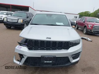 2023 Jeep Grand Cherokee Altitude with VIN 1C4RJHAG8PC611840, listed as a IAAI auction lot 42336992 with 41,100 mi miles and . Bid and sale history available at DreamBid. Image 13.