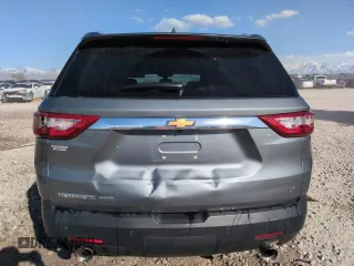 2018 Chevrolet Traverse LT Cloth with VIN 1GNEVGKW9JJ250678, listed as a Copart auction lot 49443935 with 117,518 mi miles and Salvage Title. Bid and sale history available at carsss.com. Image 6.