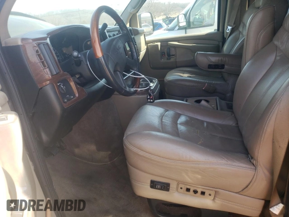 2006 GMC Savana Commercial SRW C6Y z VIN 1GDFG15T761243429, wystawiony jako Copart lot #65395394 z przebiegiem 147 222 mil mil oraz Szkody całkowita. Historia ofert i sprzedaży dostępna na DreamBid. Obrazek 7.