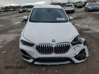 2022 BMW X1 xDrive28i with VIN WBXJG9C0XN5U63096, listed as a Copart auction lot 79253954 with 17,311 mi miles and Salvage Title. Bid and sale history available at carsss.com. Image 5.