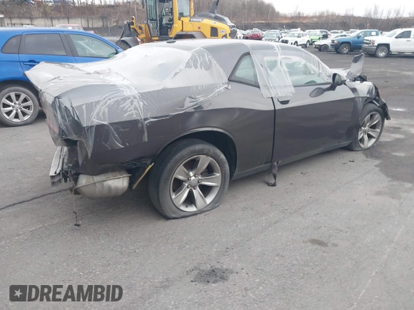 2017 Dodge Challenger SXT z VIN 2C3CDZAG6HH614807, wystawiony jako IAAI lot #35678971 z przebiegiem 65 795 mil mil oraz . Historia ofert i sprzedaży dostępna na DreamBid. Obrazek 4.
