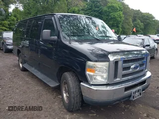 2008 Ford Econoline Passenger XL z VIN 1FBSS31L18DA81659, wystawiony jako IAAI lot #42526267 z przebiegiem 193 114 mil mil oraz . Historia ofert i sprzedaży dostępna na DreamBid. Obrazek 1.