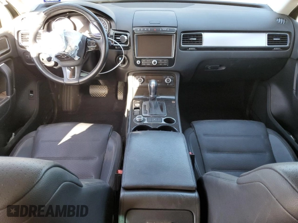 2016 Volkswagen Touareg Sport with VIN WVGEF9BP9GD010964, listed as a Copart auction lot 85800844 with 157,563 mi miles and Salvage Title. Bid and sale history available at DreamBid. Image 8.