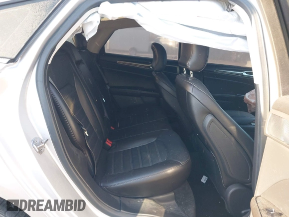 2015 Ford Fusion SE with VIN 1FA6P0HD9F5122600, listed as a IAAI auction lot 41920122 with 177,141 mi miles. Bid and sale history available at carsss.com. Image 8.