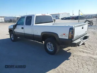 2001 Chevrolet Silverado 2500 with VIN 1GCGK29U81Z218548, listed as a IAAI auction lot 41442231 with 209,009 mi miles. Bid and sale history available at carsss.com. Image 3.