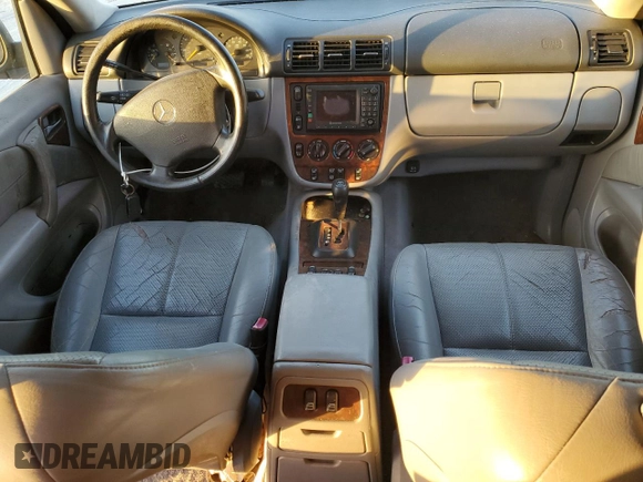 2000 Mercedes-Benz M-Class with VIN 4JGAB54E4YA190212, listed as a Copart auction lot 81318384 with 194,148 mi miles and Clean Title. Bid and sale history available at carsss.com. Image 8.