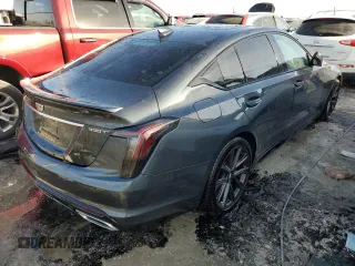 2022 Cadillac CT5 Sport z VIN 1G6DP5RK1N0120432, wystawiony jako Copart lot #76543334 z przebiegiem Nie podano mil oraz Nie do naprawy • Non repairable. Historia ofert i sprzedaży dostępna na DreamBid. Obrazek 3.
