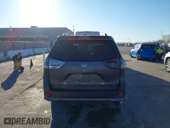 2011 Toyota Sienna SE with VIN 5TDXK3DC5BS064260, listed as a IAAI auction lot 41616160 with 98,505 mi miles. Bid and sale history available at carsss.com. Image 17.