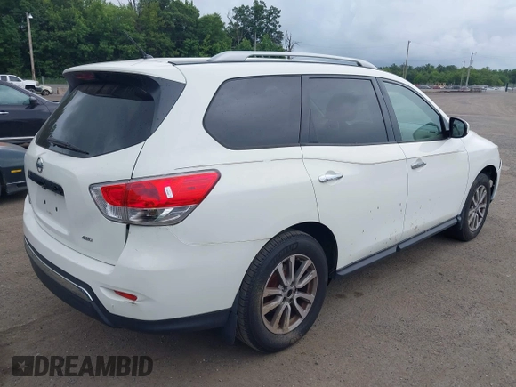 2015 Nissan Pathfinder SL with VIN 5N1AR2MM5FC705429, listed as a IAAI auction lot 42678231 with 162,526 mi miles and . Bid and sale history available at DreamBid. Image 4.