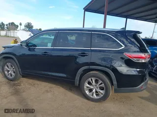 2014 Toyota Highlander XLE with VIN 5TDKKRFH5ES028448, listed as a IAAI auction lot 41687537 with 105,702 mi miles. Bid and sale history available at carsss.com. Image 15.